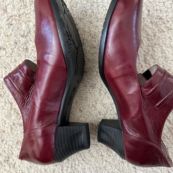 ✨Miz Mooz “Fiddle” Mary Janes – Ruby Red Perfection! ✨ EU 42 (US 10.5–11) - Picture 3 of 9